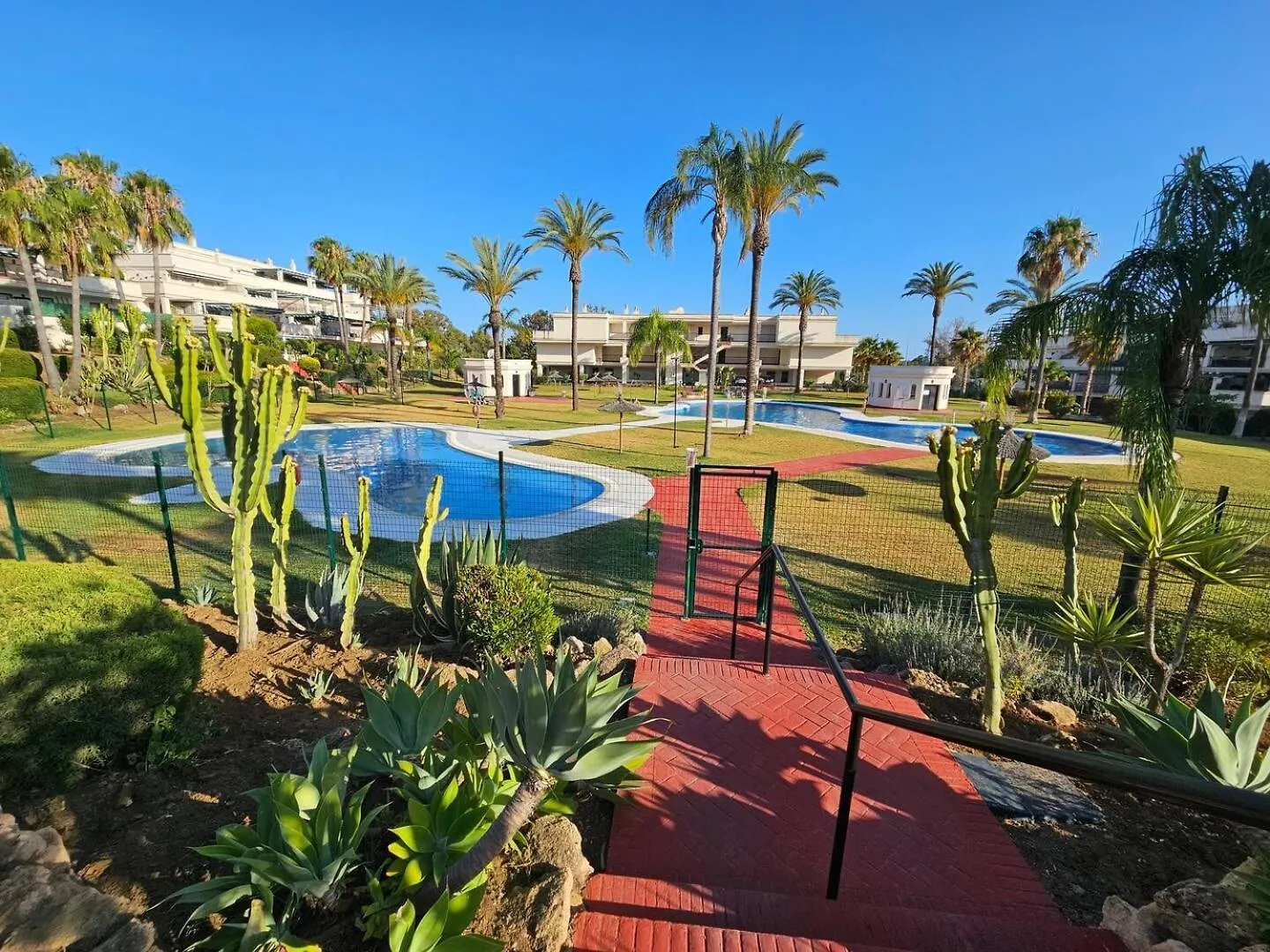 Lovely Apartment In Nueva Andalucia Pass The Keys Marbella