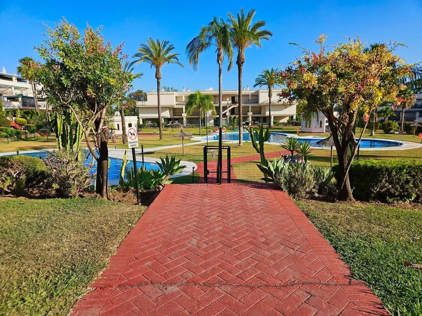 Lovely Apartment In Nueva Andalucia Pass The Keys Marbella